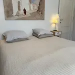 Huyze Elise Free Parking Homestay
