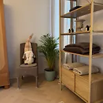 Huyze Elise Free Parking Homestay *
