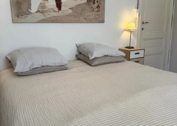 Huyze Elise Free Parking 홈스테이