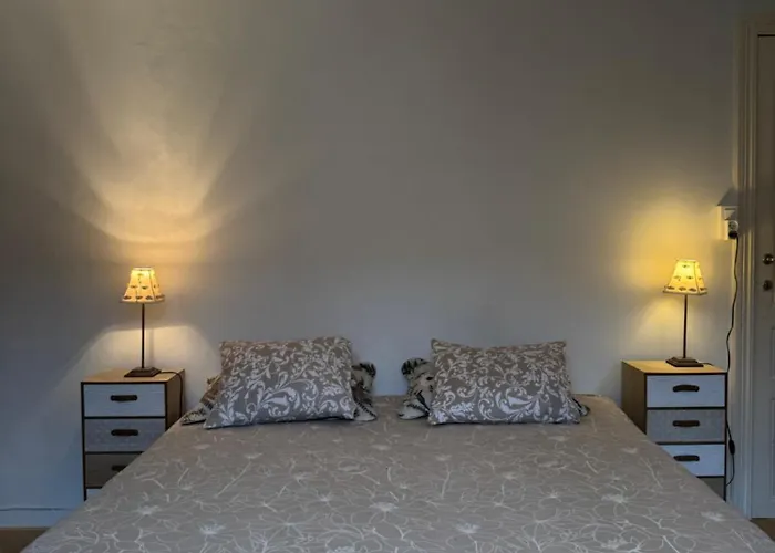 Huyze Elise Free Parking